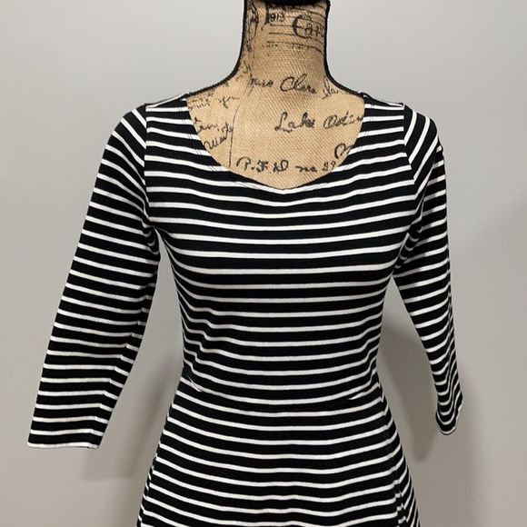 Old Navy Dress - Picture 2 of 4